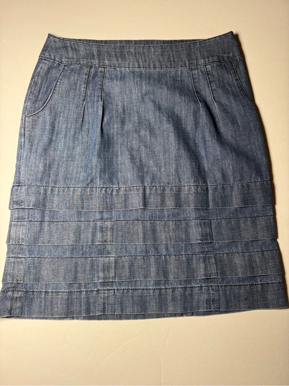 Christiana Zinn Denim Pleated Tiered Skirt Size 8 side zipper front pockets.